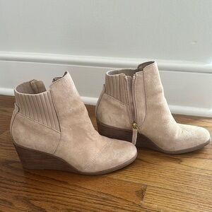 TOMS Tan Ankle Boots with Chelsea Panels and Stacked Heel